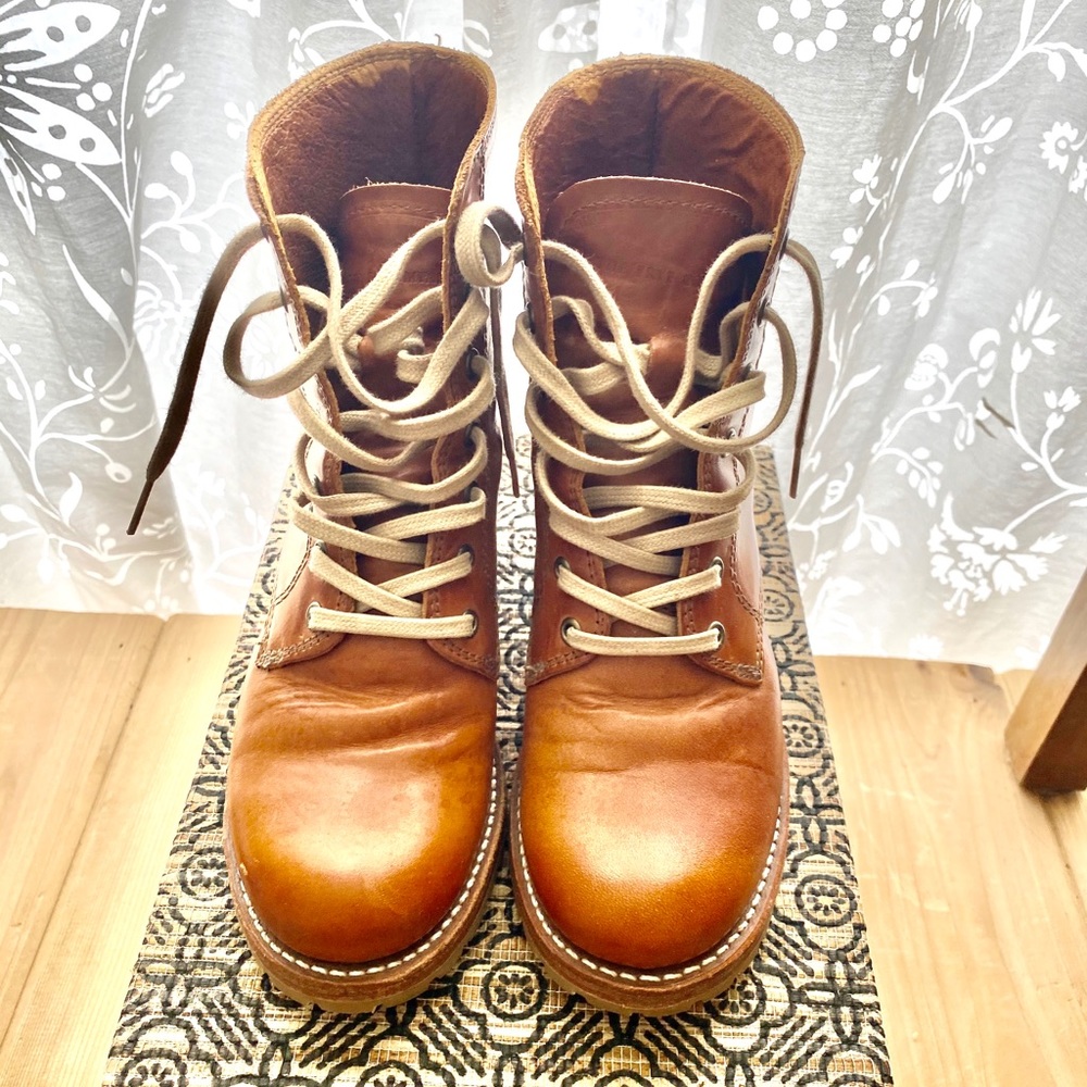 FRYE Sabrina 6G size 6.5